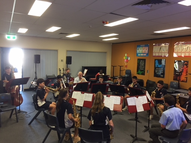 IntStageBand