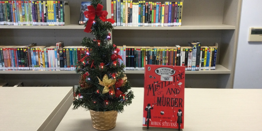 Mistletoe and Murder - Robin Stevens