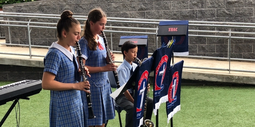 Students musicians perform