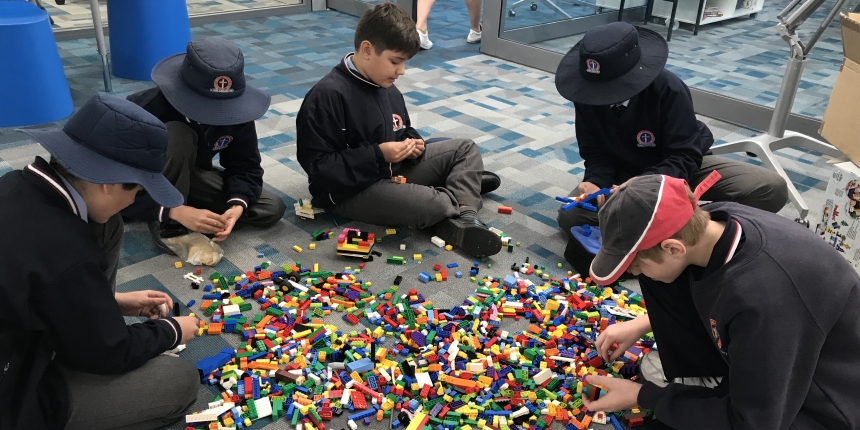 LEgo Club