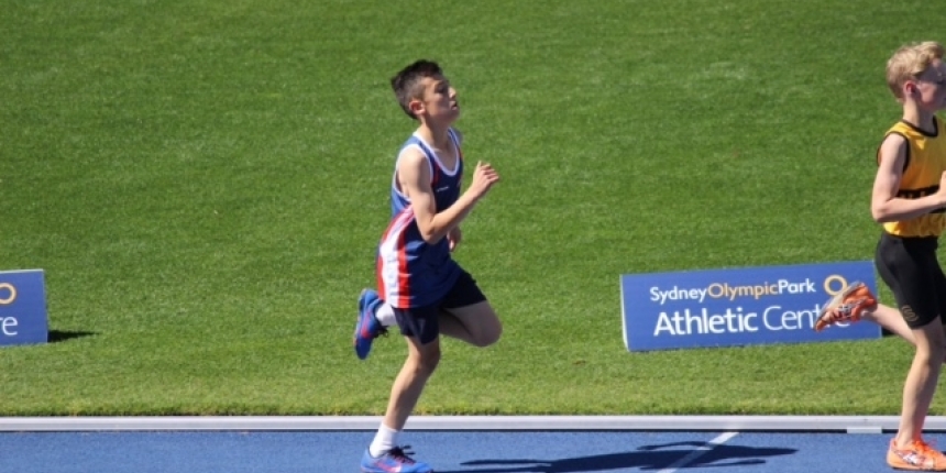 800m running event athletics